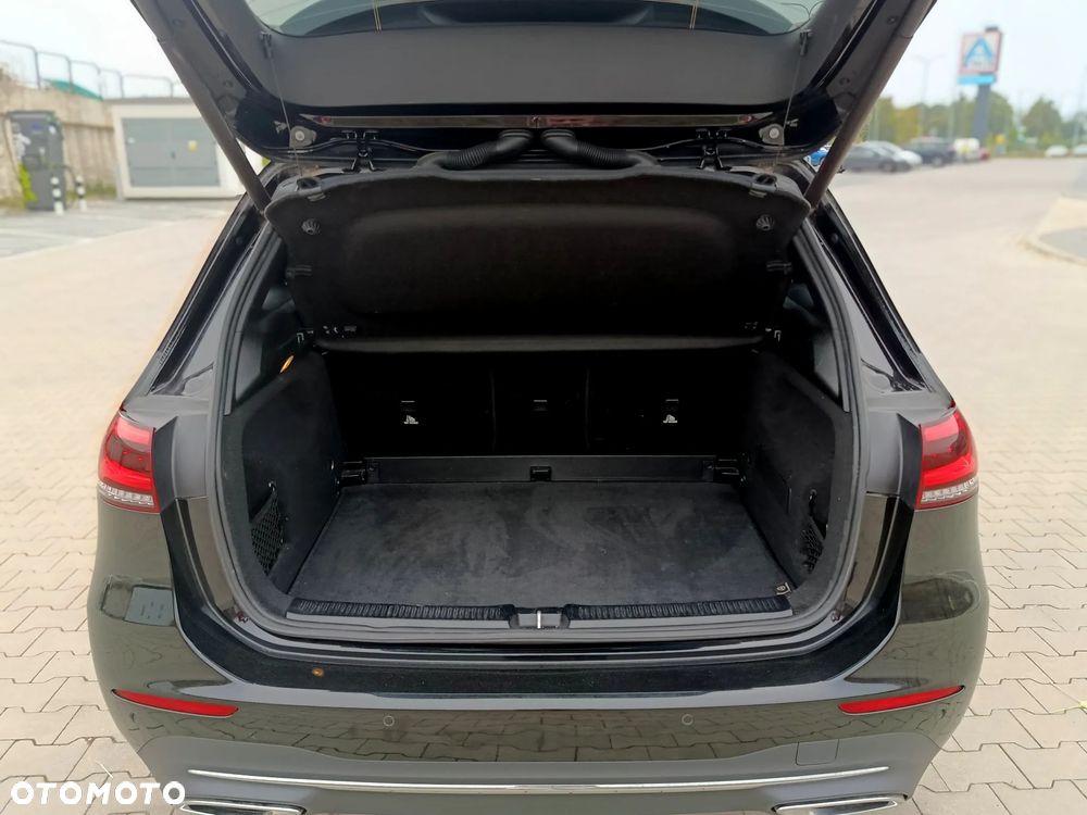 Mercedes-Benz Klasa B 160 Edition 2021 - 13