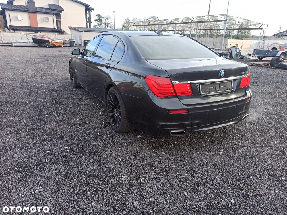 BMW Seria 7 750i L - 2