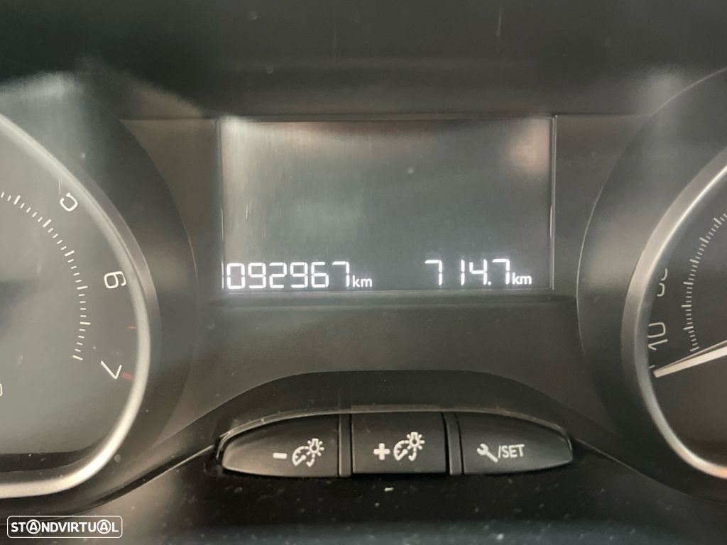 Peugeot 208 1.2 PureTech Access - 3