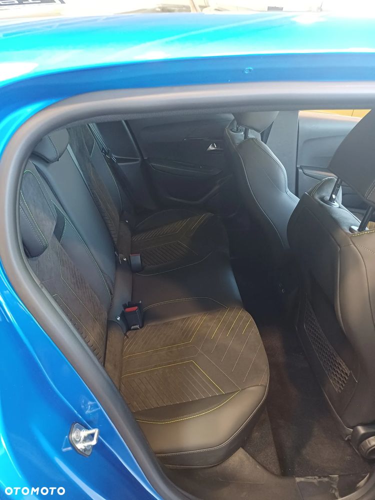Peugeot 208 1.2 mHEV GT - 10
