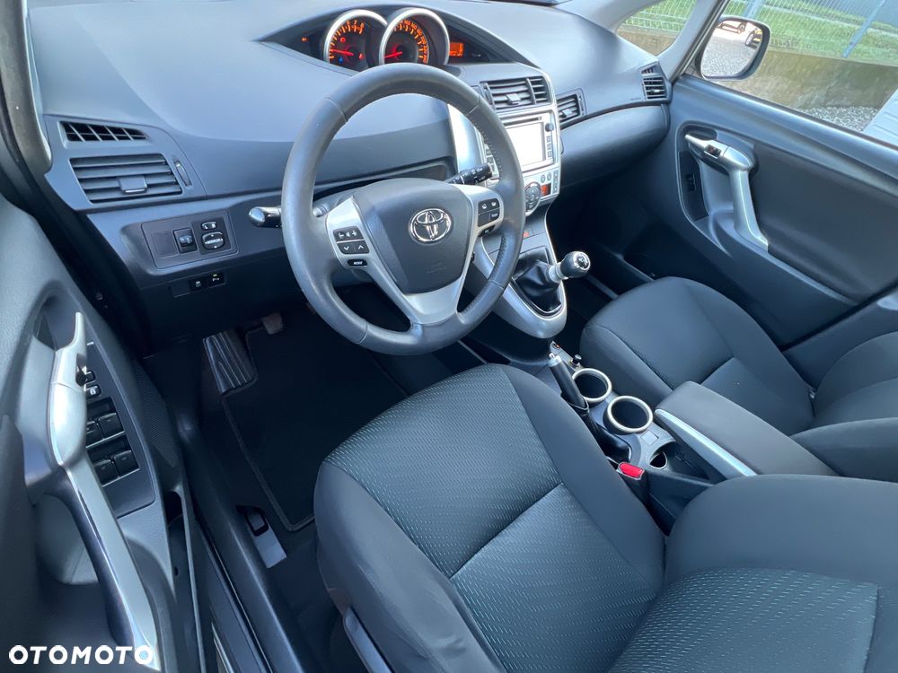 Toyota Verso 1.6 Premium - 7