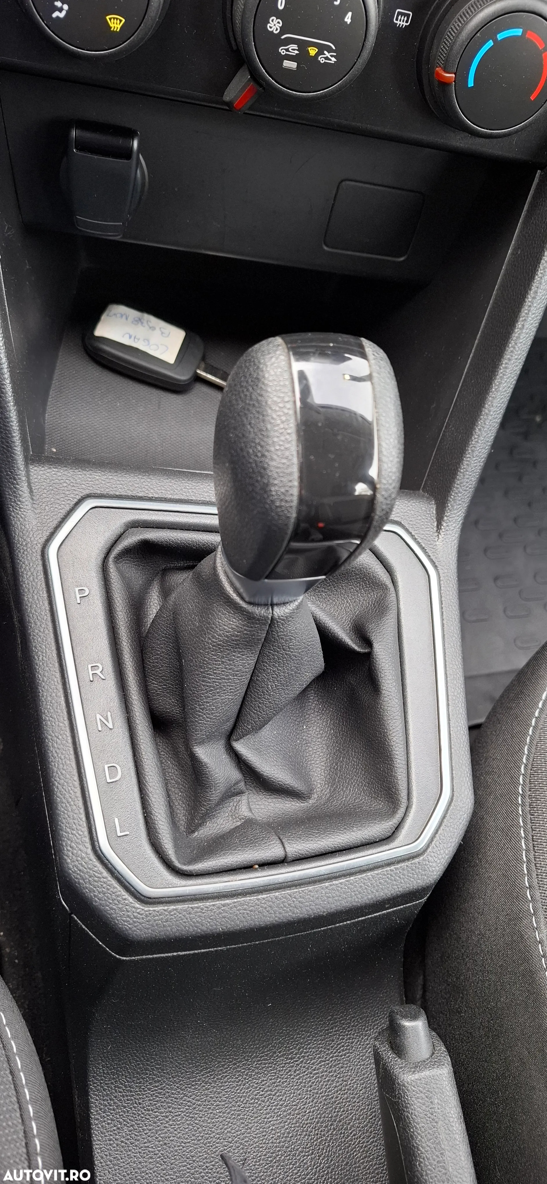 Dacia Logan TCe 90 CVT Comfort - 10