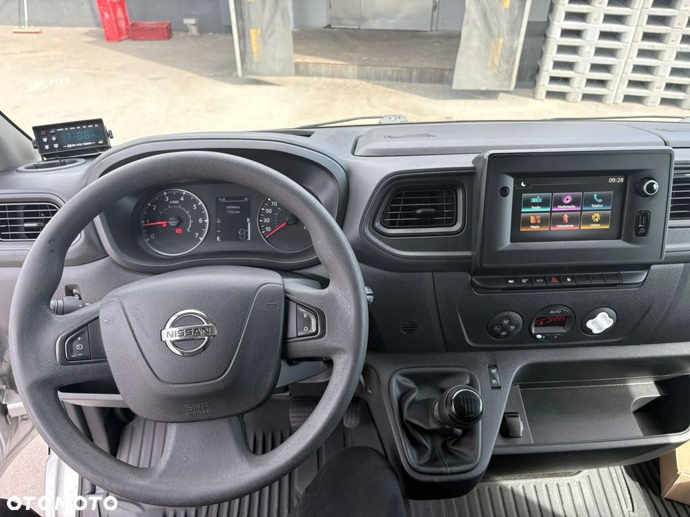 Nissan NV400 - 8