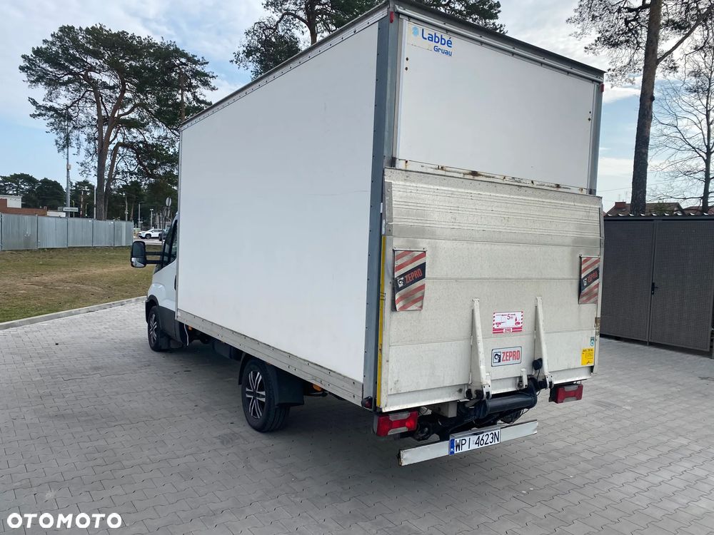 Iveco DAILY - 7