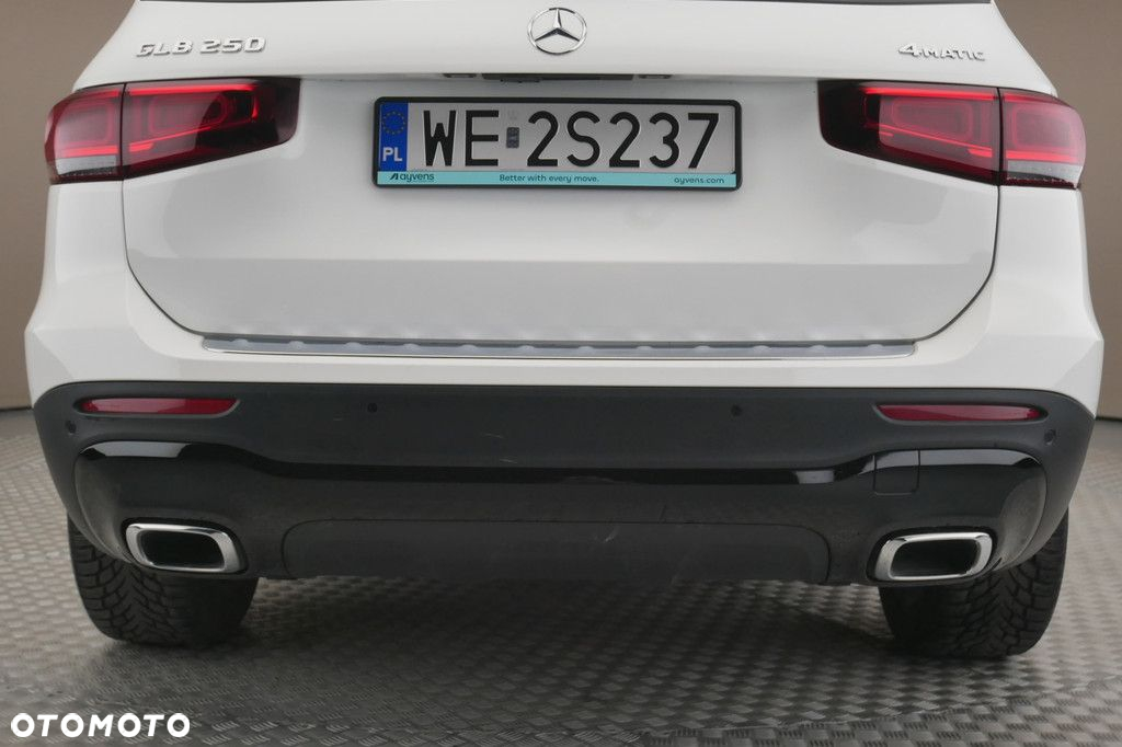 Mercedes-Benz GLB - 39