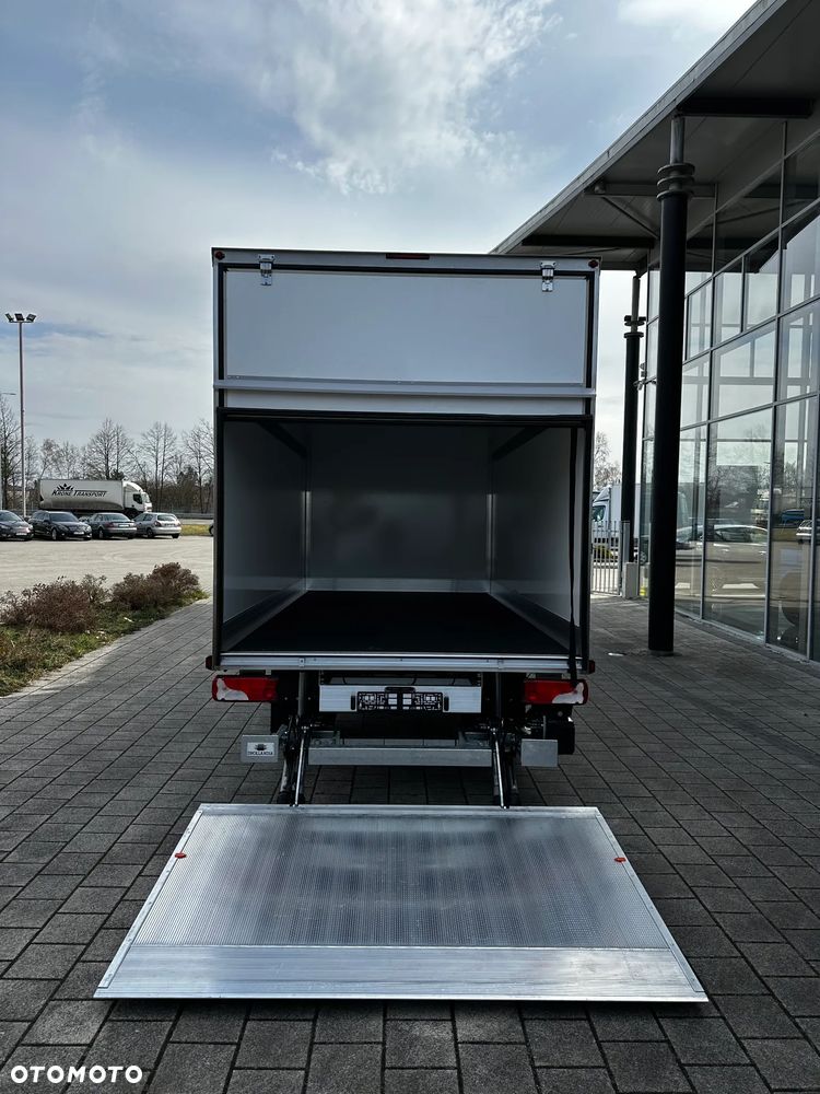 Mercedes-Benz Sprinter - 24