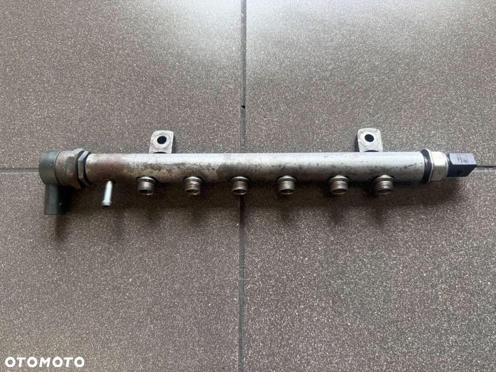 LISTWA WTRYSKOWA 2.5 TDI VW CRAFTER 076130093C - 2