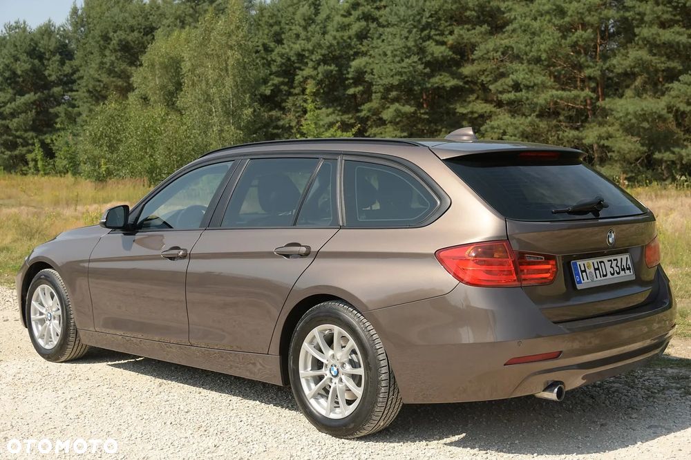 BMW Seria 3 318d Blue Performance Luxury Line - 4