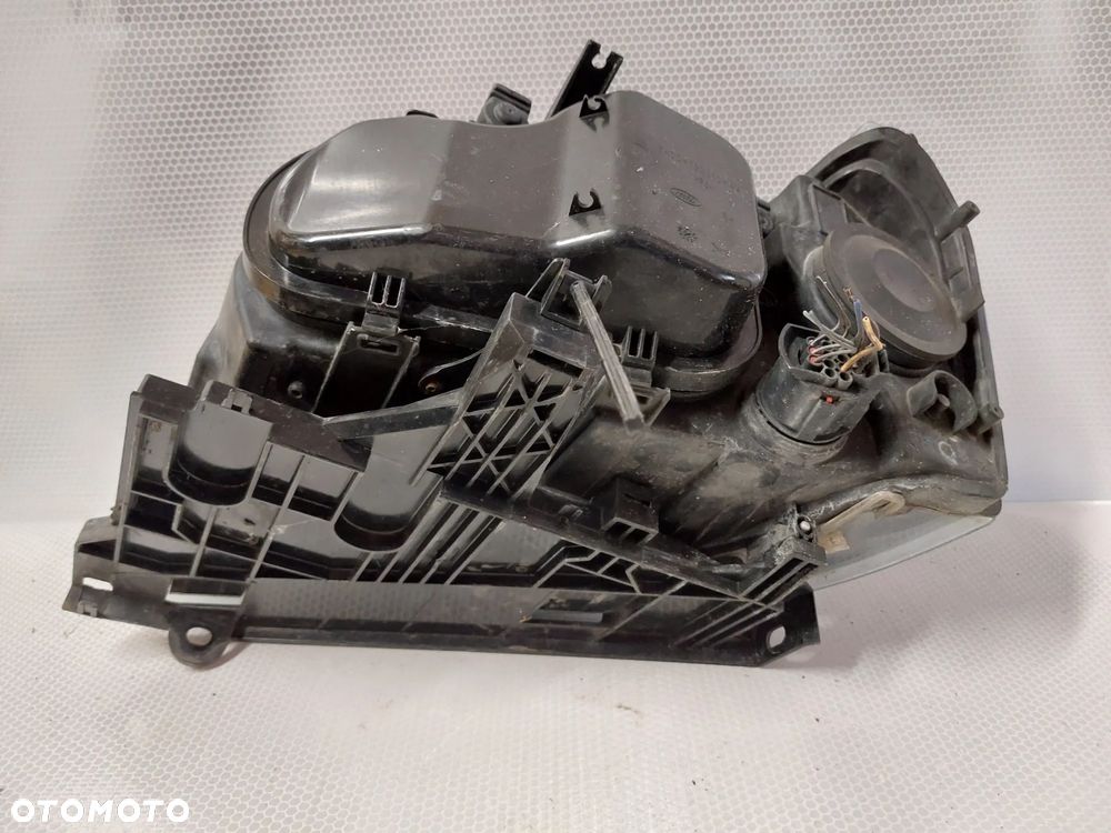 .  LAMPA PRZOD PRZEDNIA PRAWA LAND ROVER FREELANDER 2 - 5