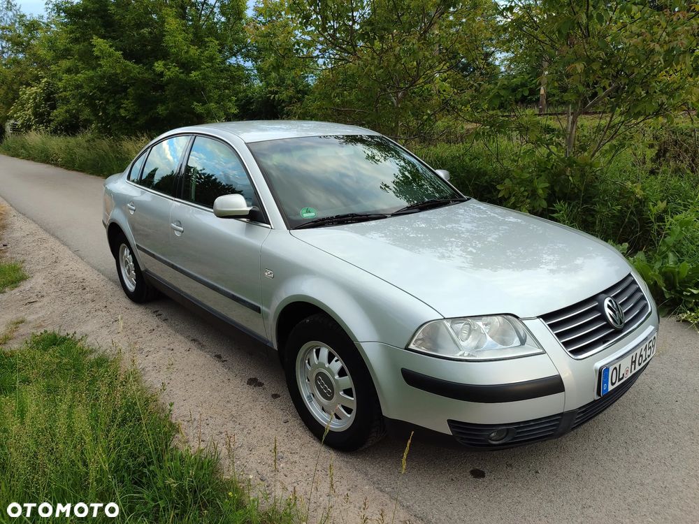 Volkswagen Passat 1.6 - 8