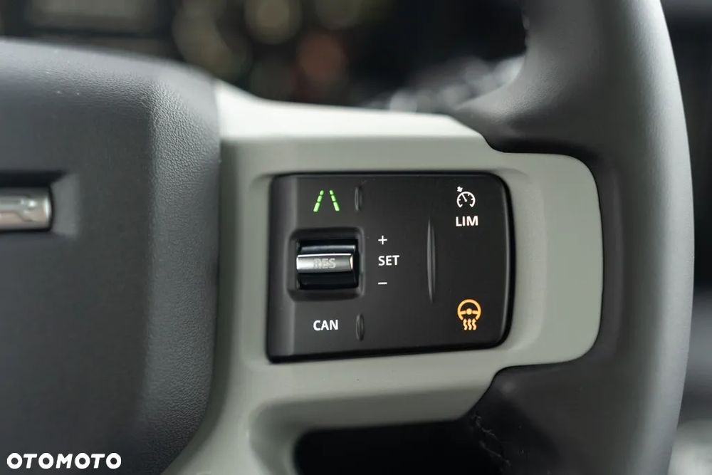 Land Rover Defender - 20