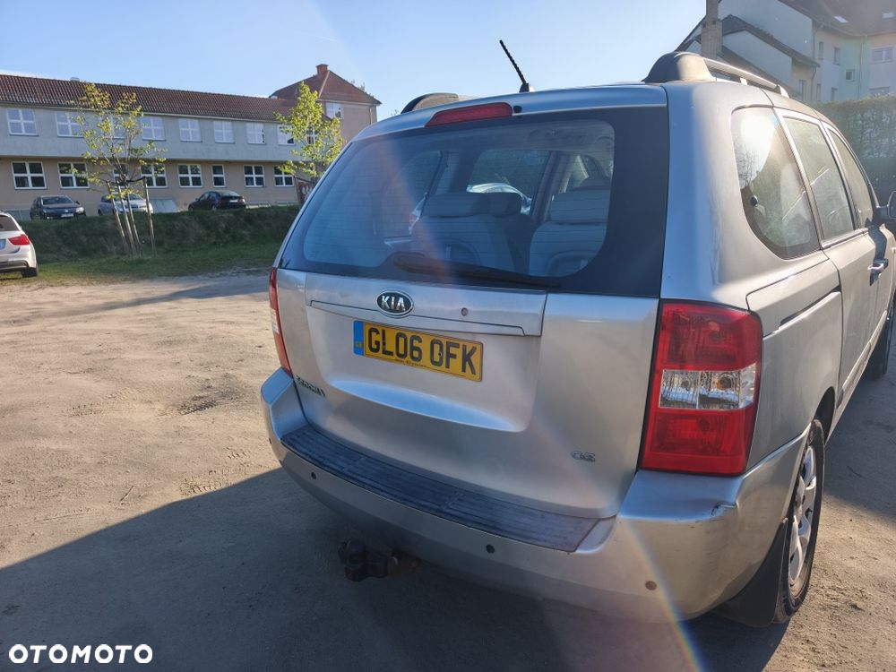 Kia Carnival - 4