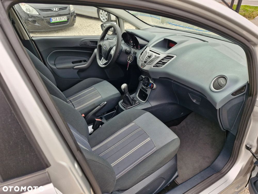 Ford Fiesta - 21