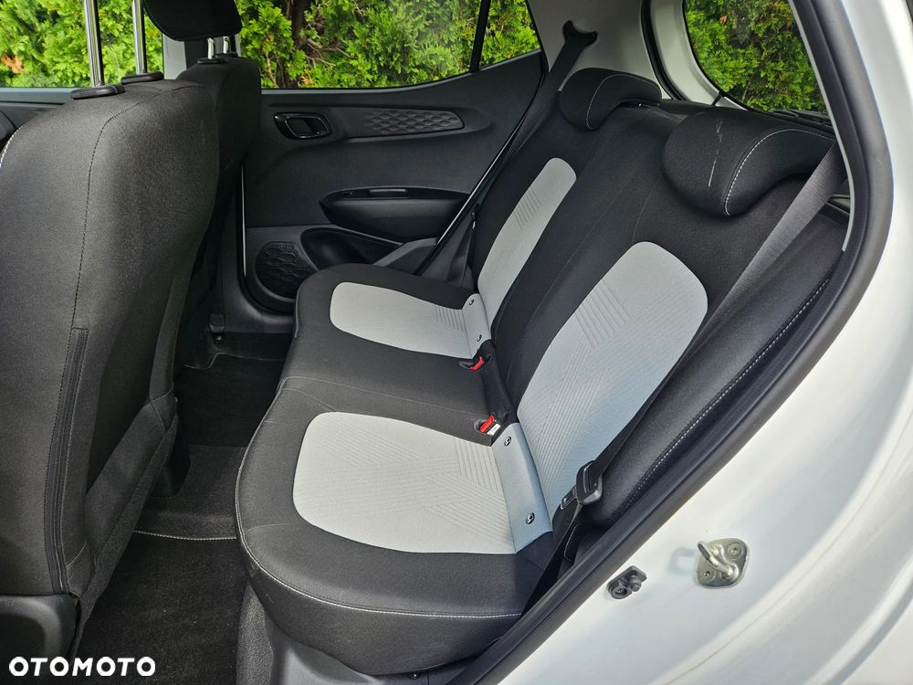 Hyundai i10 1.0 BlueDrive Comfort - 13