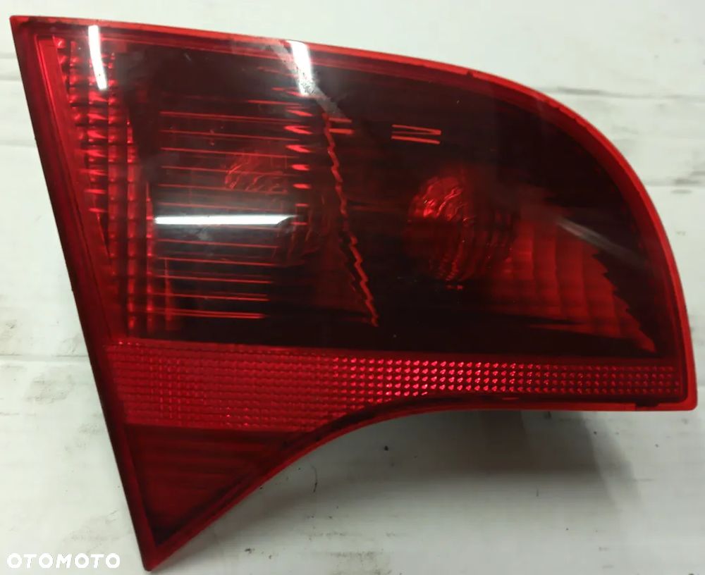 Audi A4 B7 kombi lampa tył tylna prawa  8E9945094 - 4