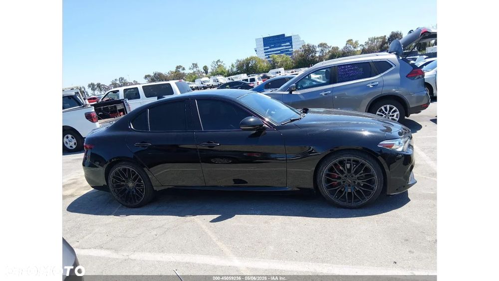 Alfa Romeo Giulia - 6