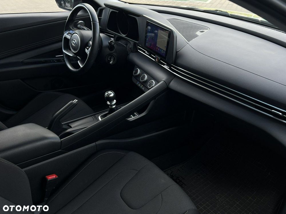 Hyundai Elantra - 10