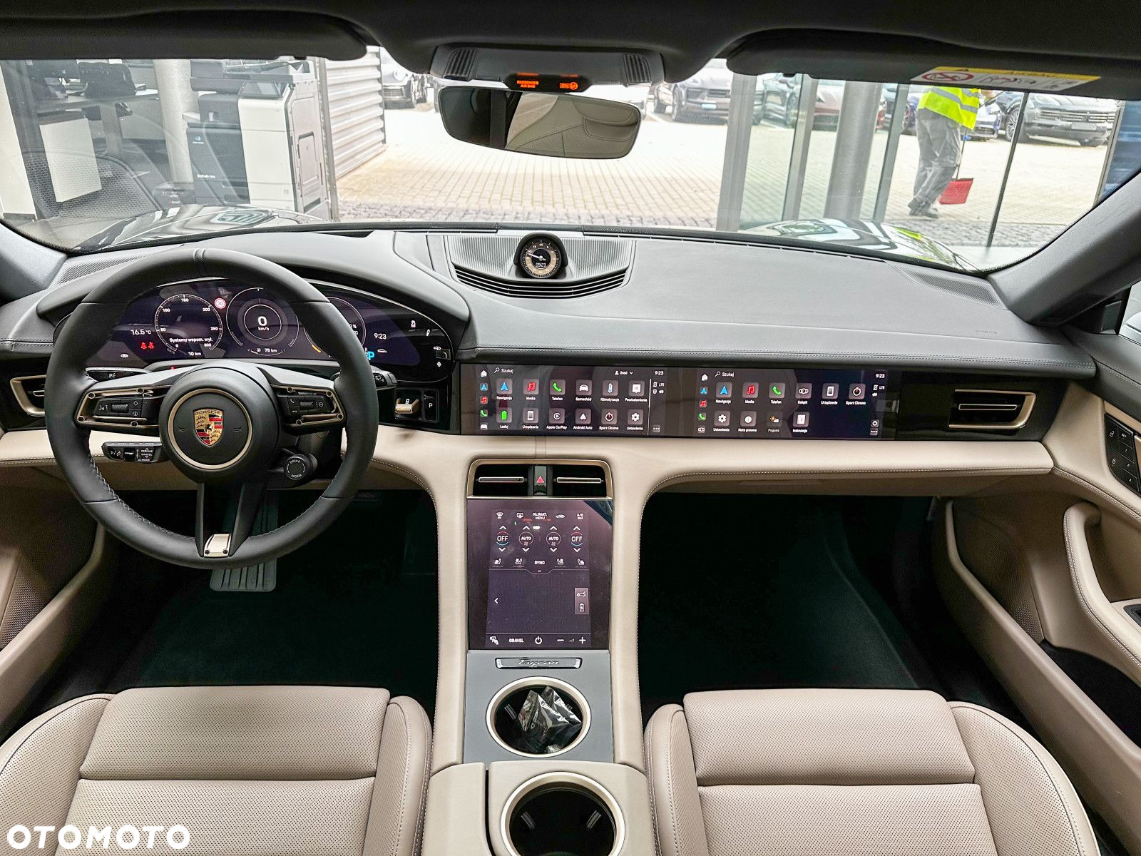 Porsche Taycan Performance Plus - 23