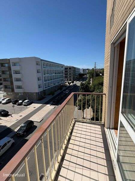Arrenda-se apartamento T2 - Grande imagem: 4/12