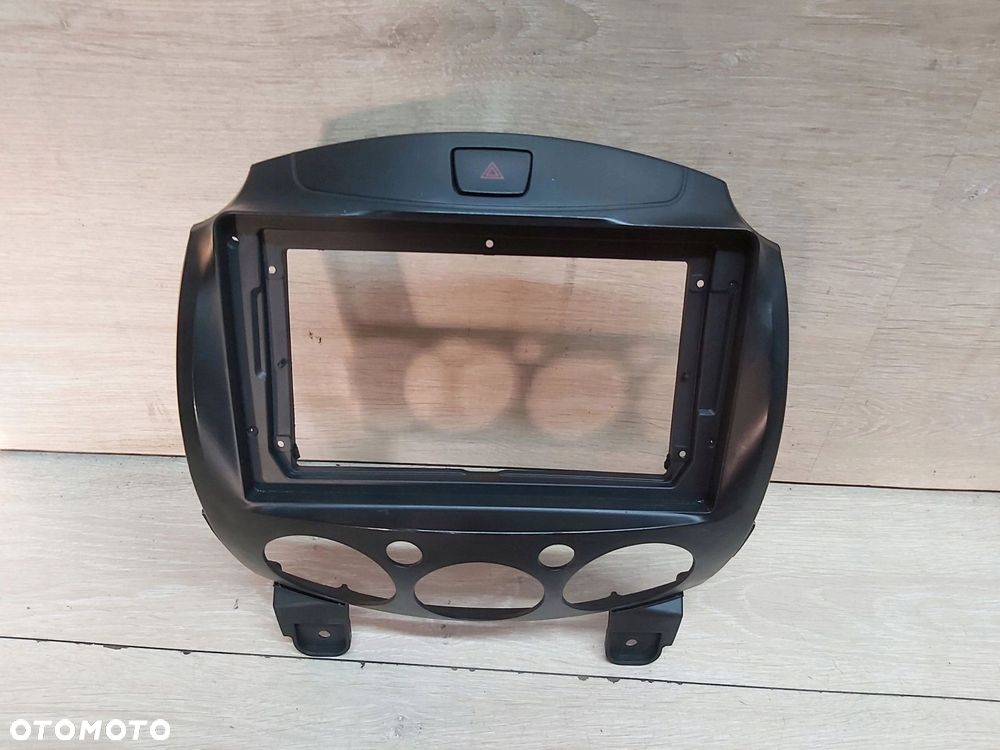 MAZDA 2 II DE Ramka radia Nawigacji 9cali 2 din pod Android - 2