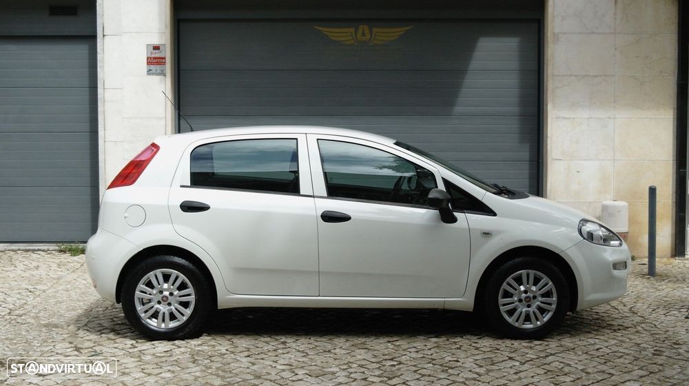 Fiat Punto 1.2 Lounge S&S - 11