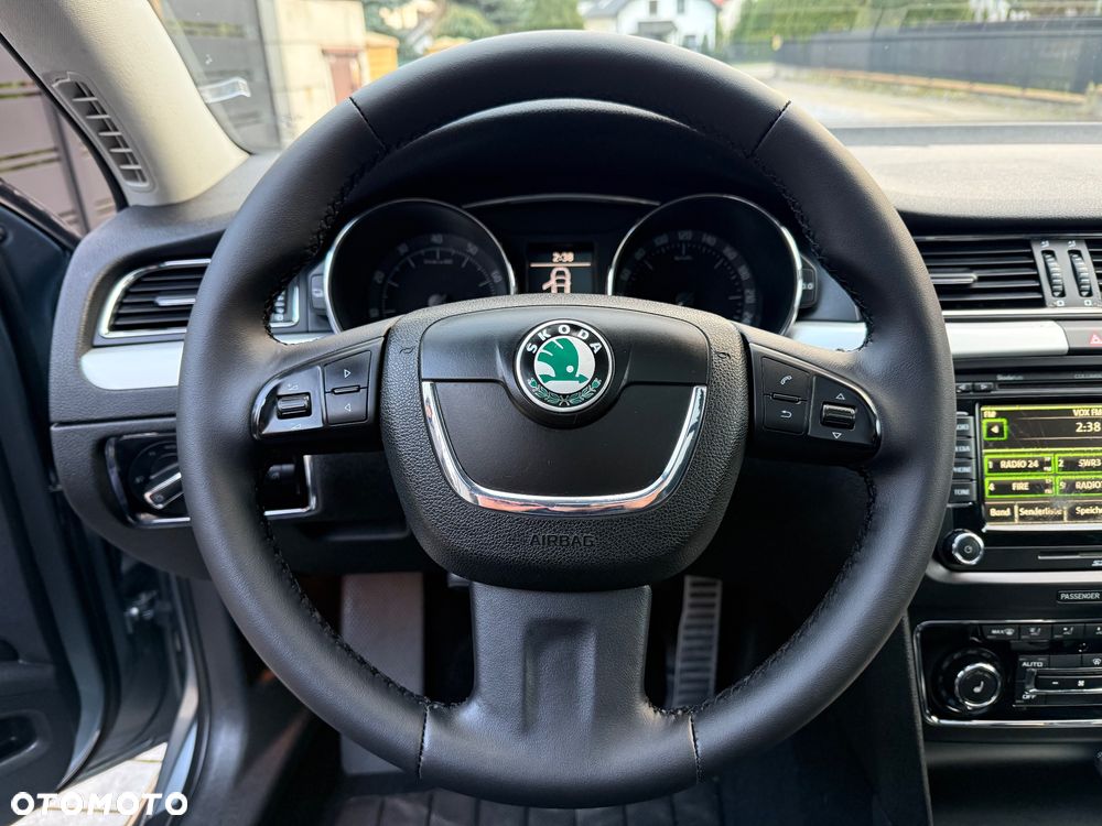 Skoda Superb 3.6 V6 4x4 DSG Ambition - 16