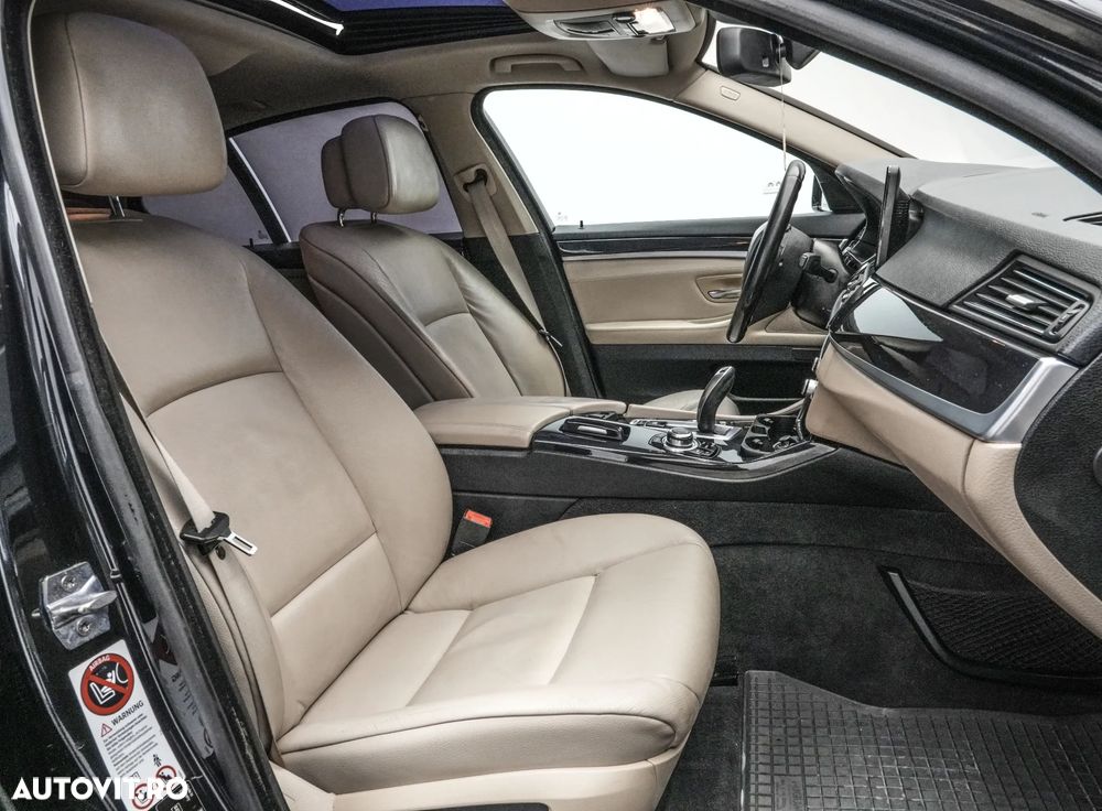 BMW Seria 5 520d xDrive - 16