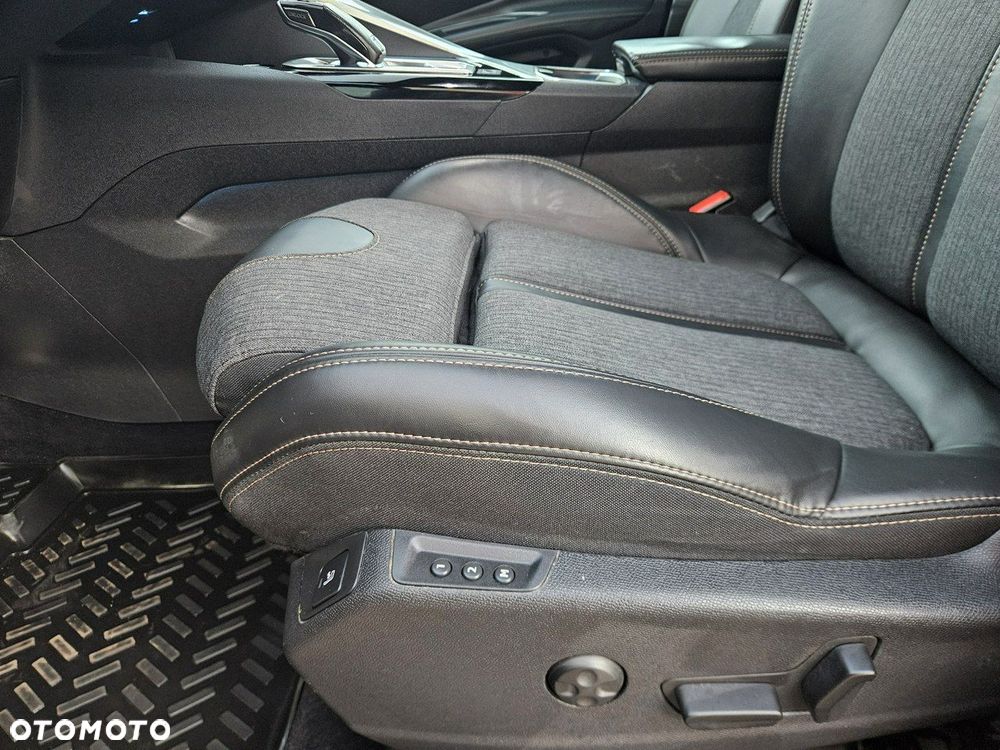 Peugeot 3008 1.5 BlueHDi GT S&S EAT8 - 16