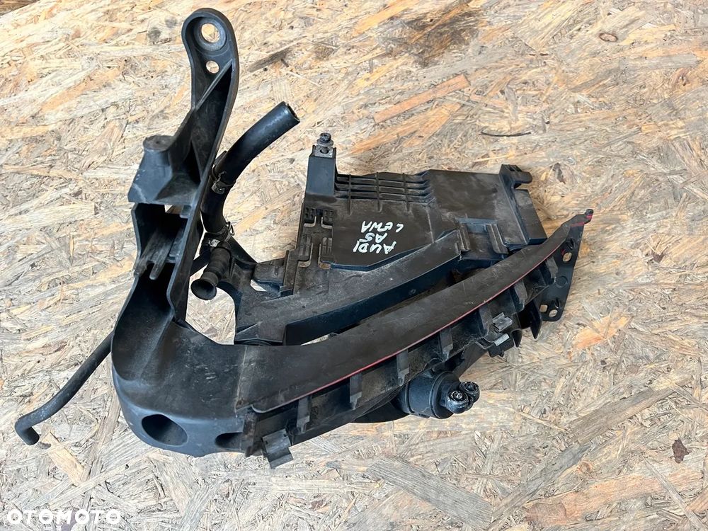 Ślizg mocowanie uchwyt SPRYSKIWACZ Lewy Audi A5 8T 8T0805607L 89392979 - 2