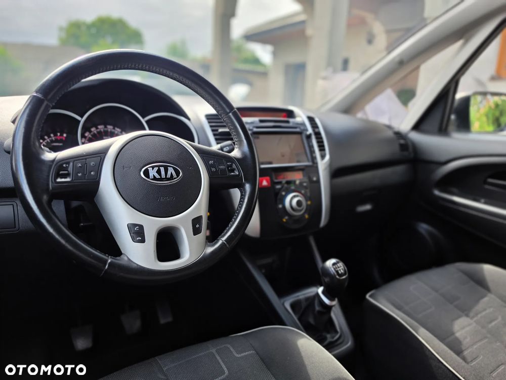 Kia Venga - 35