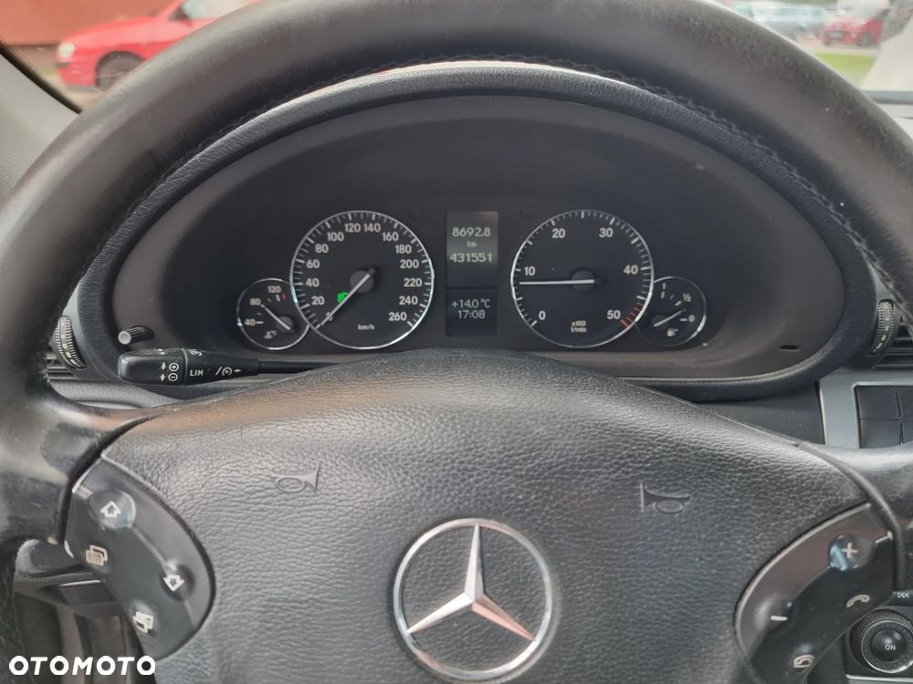 Mercedes-Benz Klasa C 220 T CDI Avantgarde - 8
