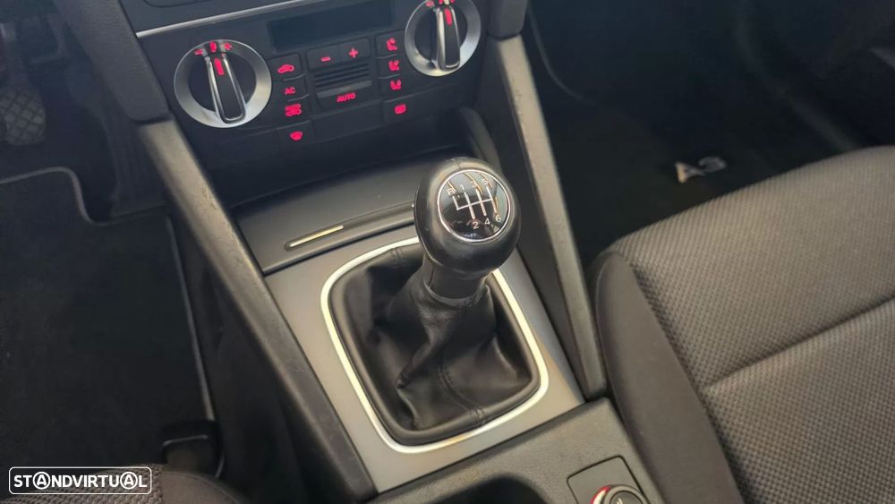 Audi A3 Sportback 2.0 TDi Attraction Business Line - 39