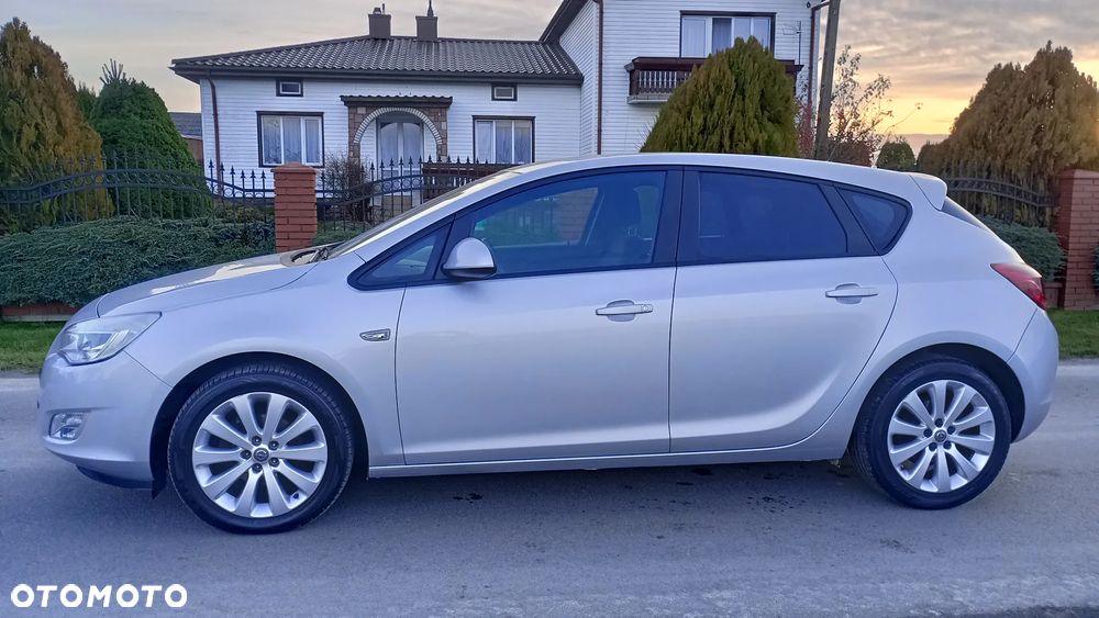 Opel Astra 1.4 Turbo Cosmo - 14