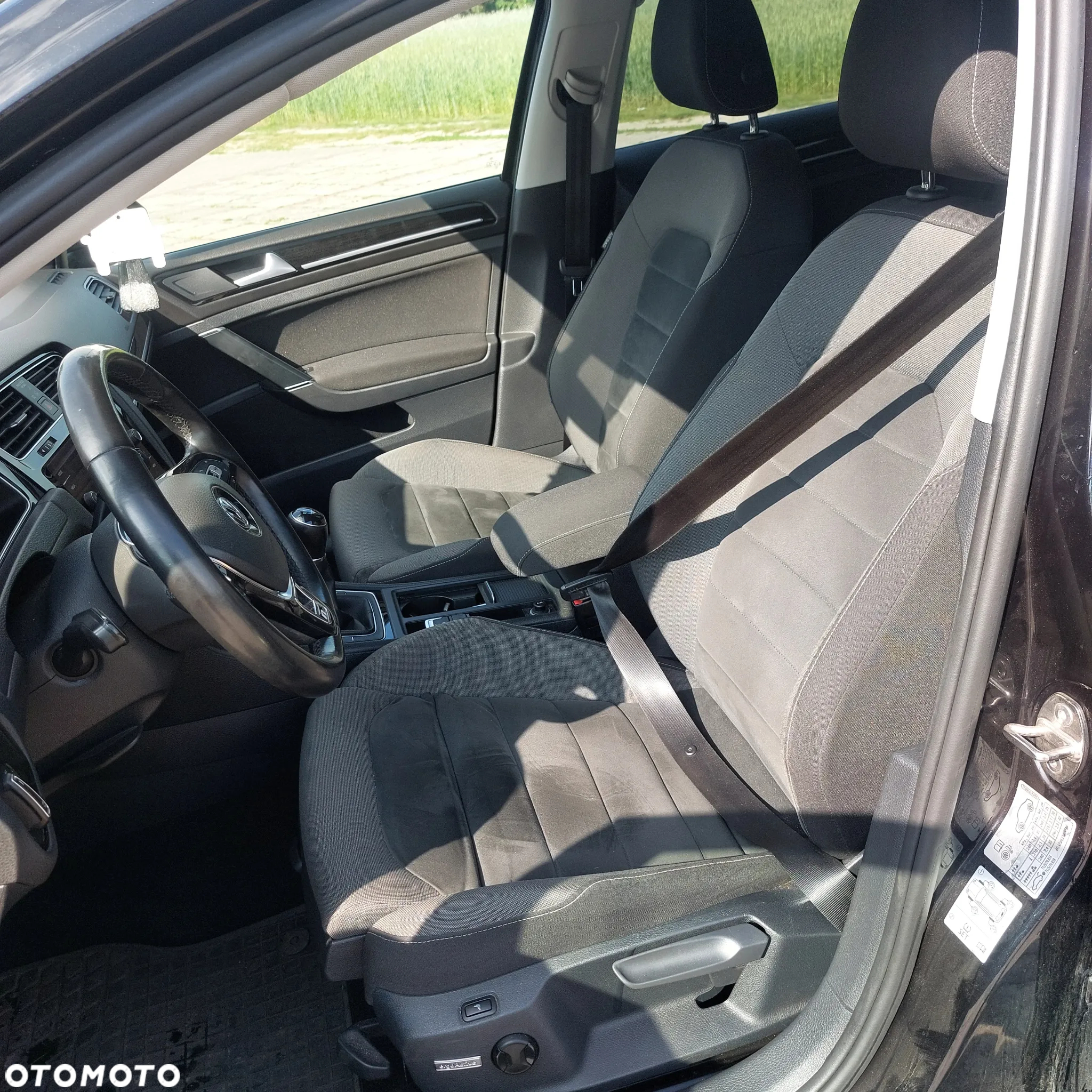 Volkswagen Golf - 34