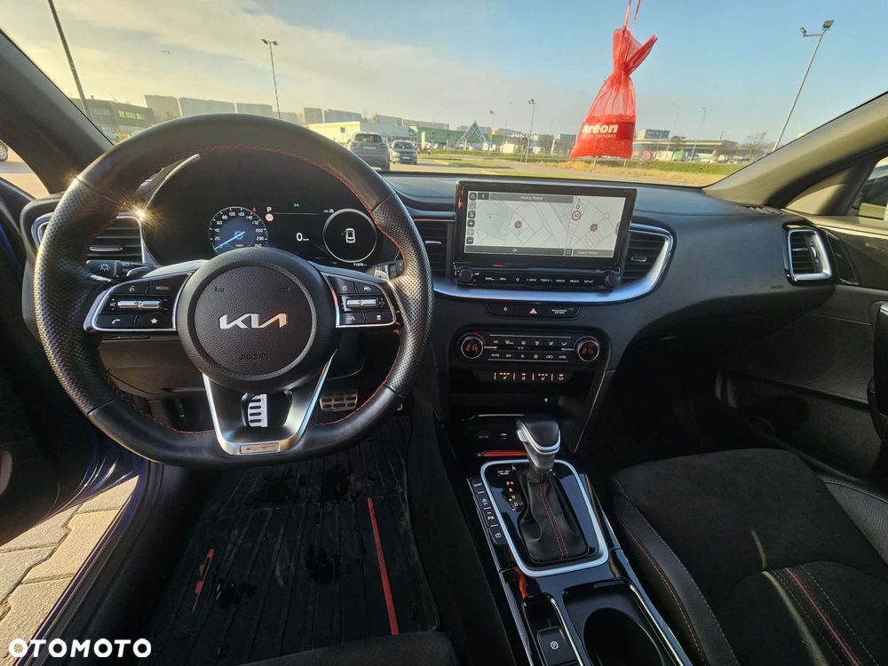 Kia Ceed - 8