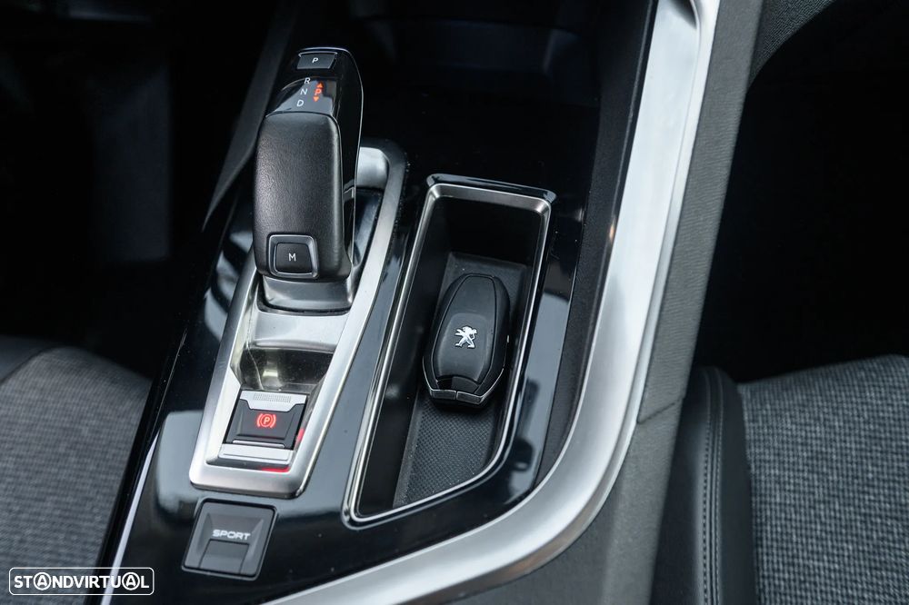Peugeot 3008 PureTech 130 Stop & Start GPF EAT8 Allure - 27