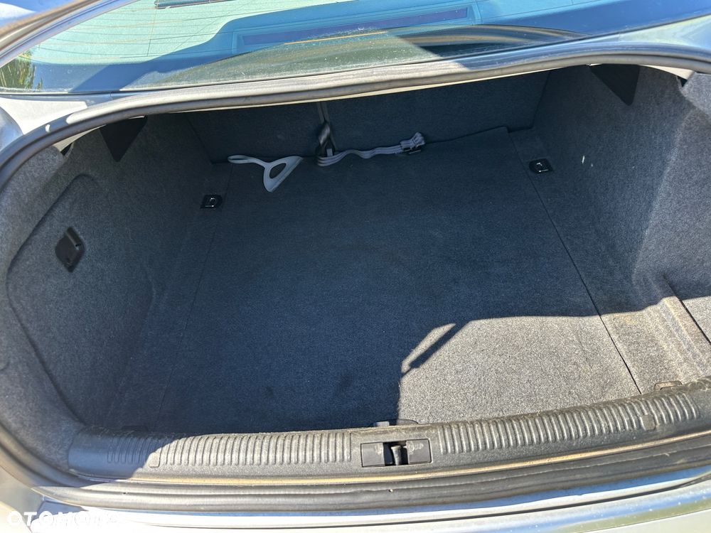 Audi A4 Limousine - 8