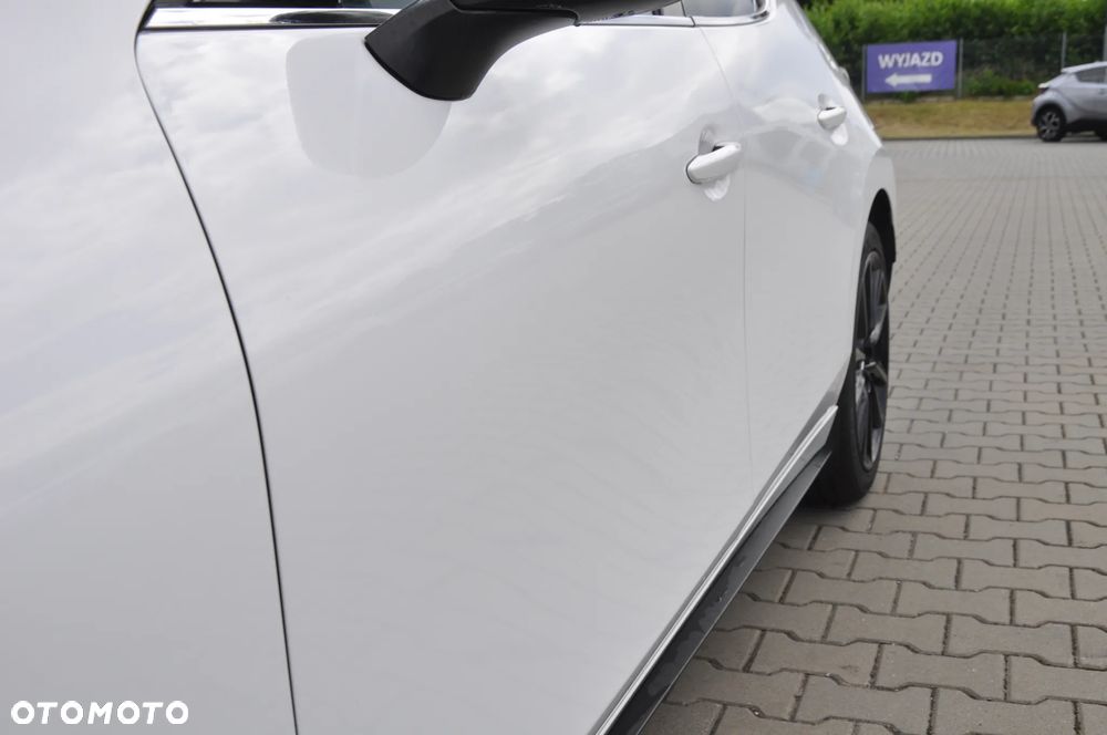 Mazda 3 e-SKYACTIV-G 2.0 M HYBRID 150 HOMURA - 18