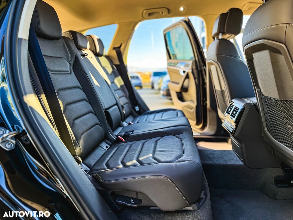 Volkswagen Touareg V6 TDI 4MOTION Elegance - 28