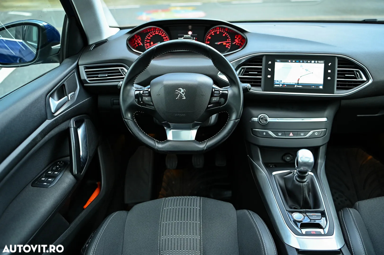 Peugeot 308 - 8