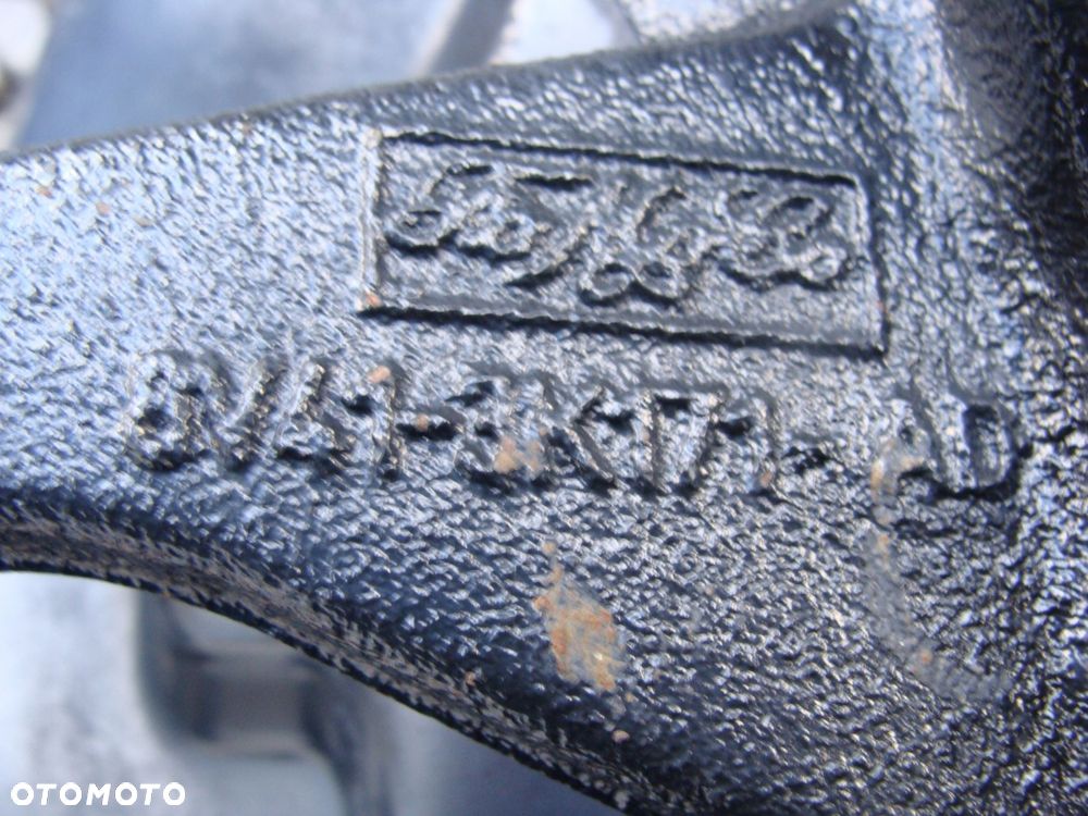 zwrotnica amortyzator prawy kuga mk1 lift 2012r - 4