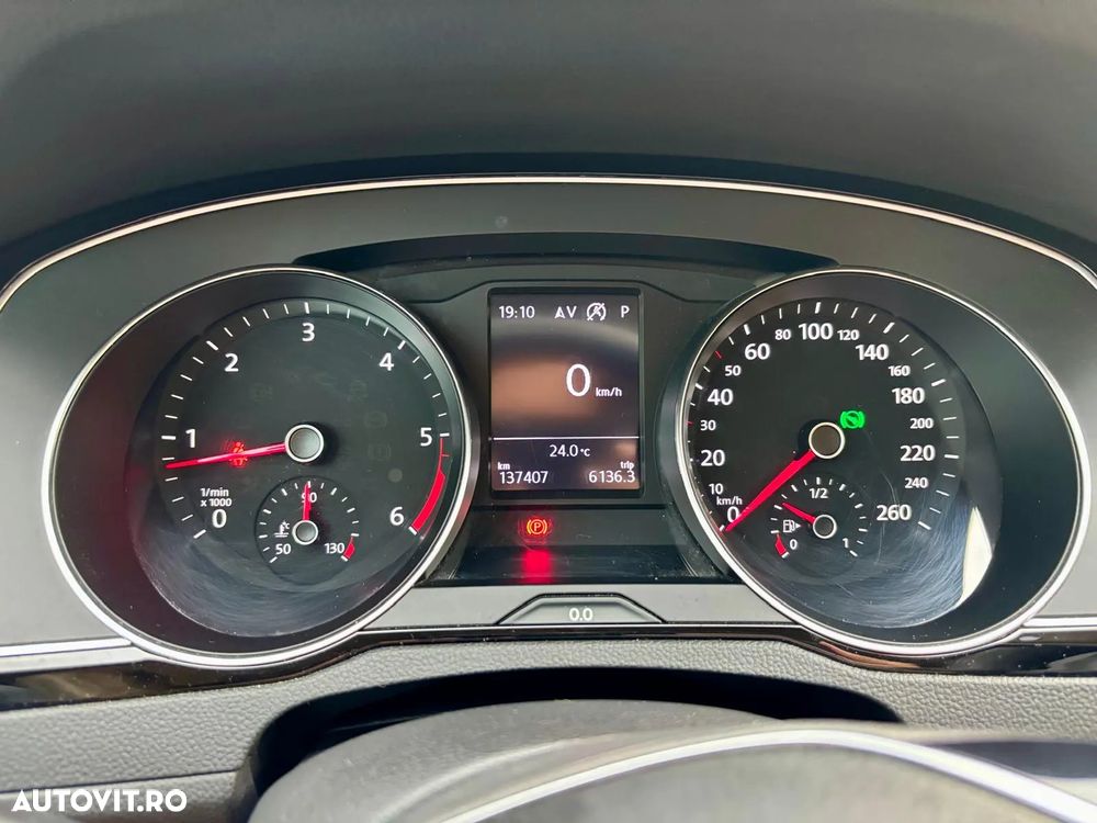 Volkswagen Passat - 17