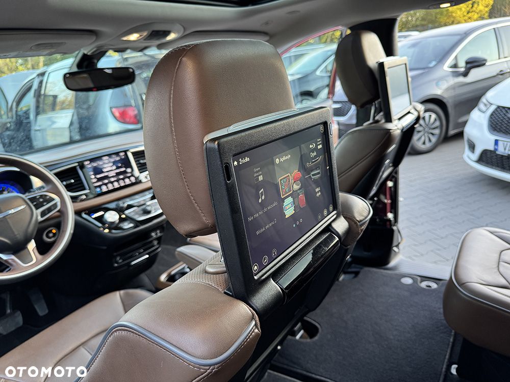 Chrysler Pacifica - 29