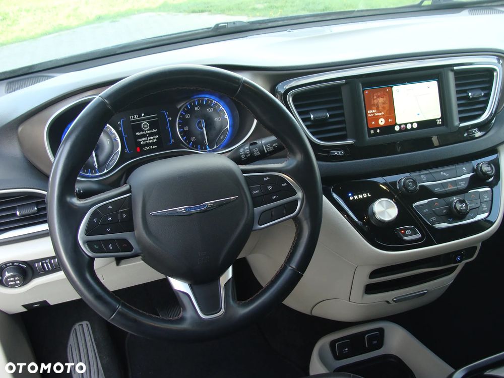 Chrysler Pacifica - 8