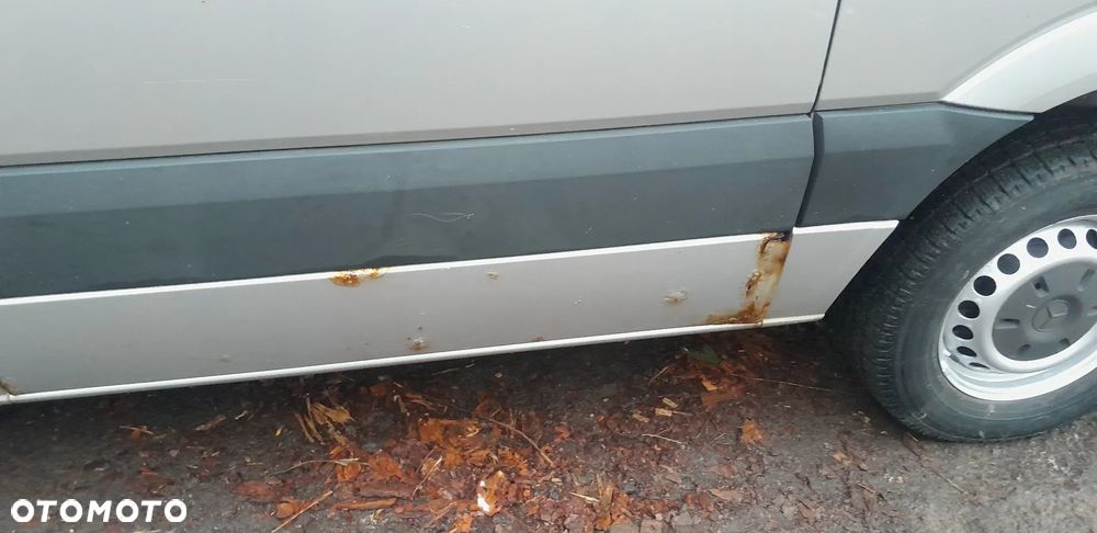 Mercedes-Benz Sprinter - 9