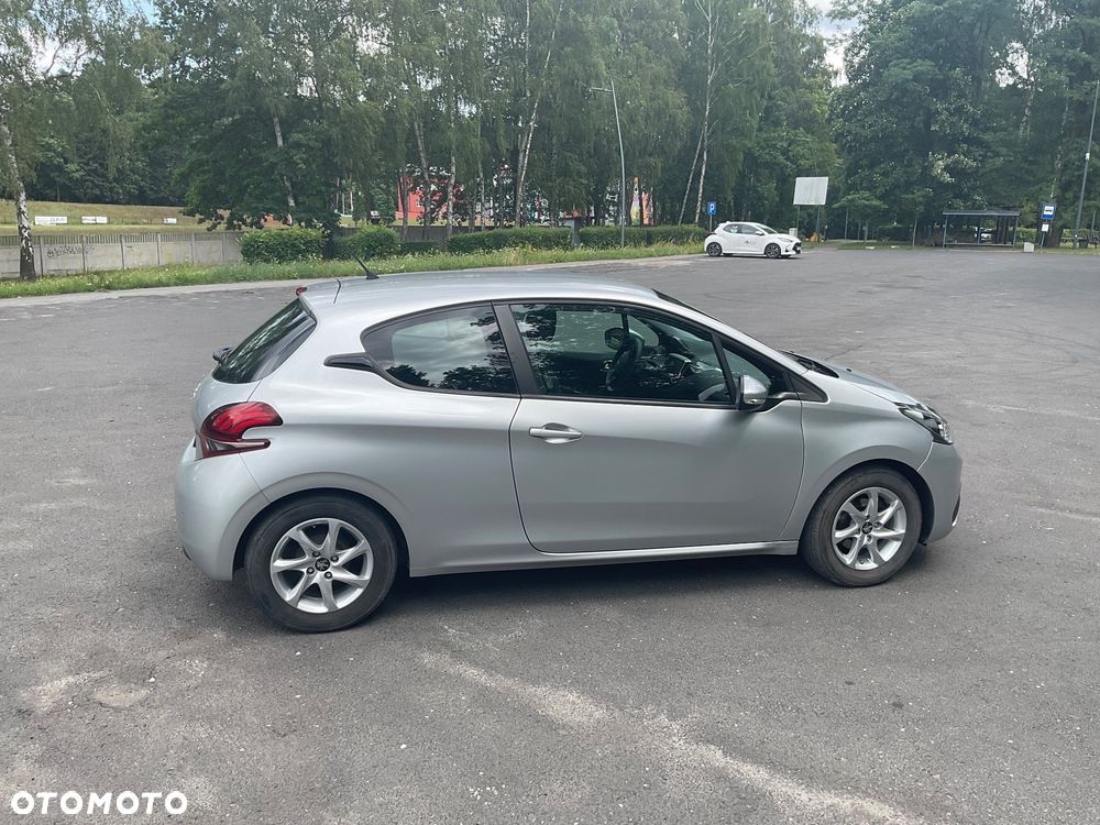 Peugeot 208 - 2