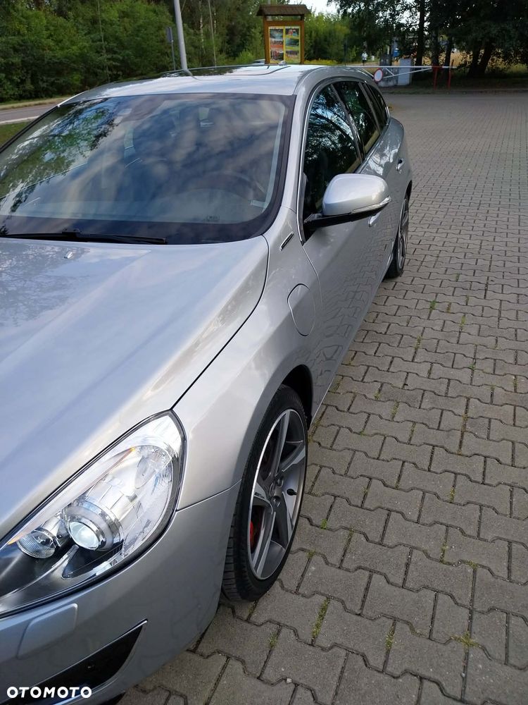 Volvo V60 D5 AWD R-Design Summum - 26