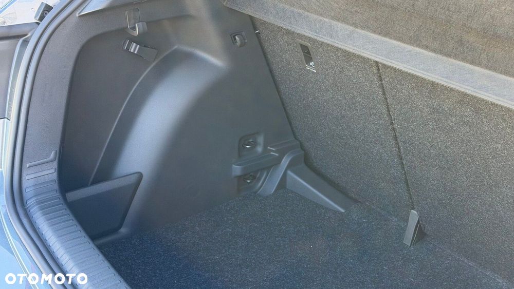 Skoda Fabia 1.0 TSI Selection DSG - 8