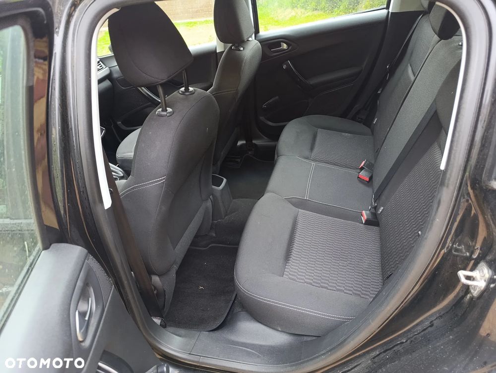 Peugeot 208 1.2 PureTech Active - 6