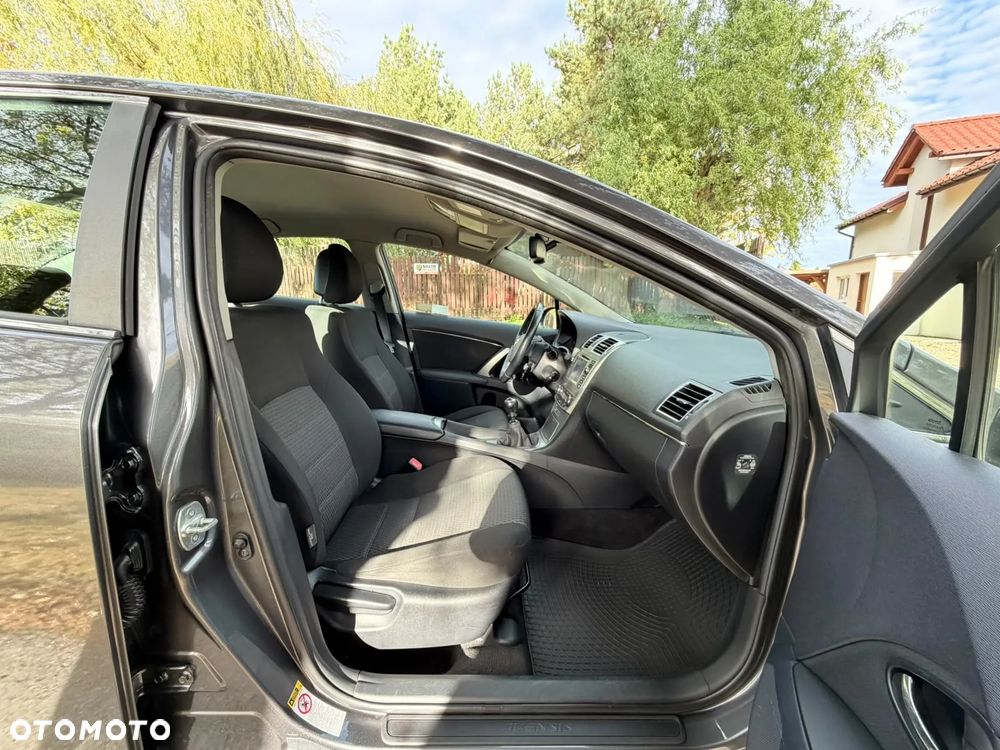 Toyota Avensis 2.2 D-4D Premium - 23